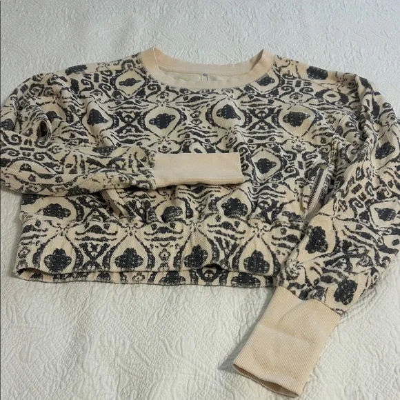 FP Movement by Free People Black and Cream Patterned Sweatshirt - Picture 2 of 9